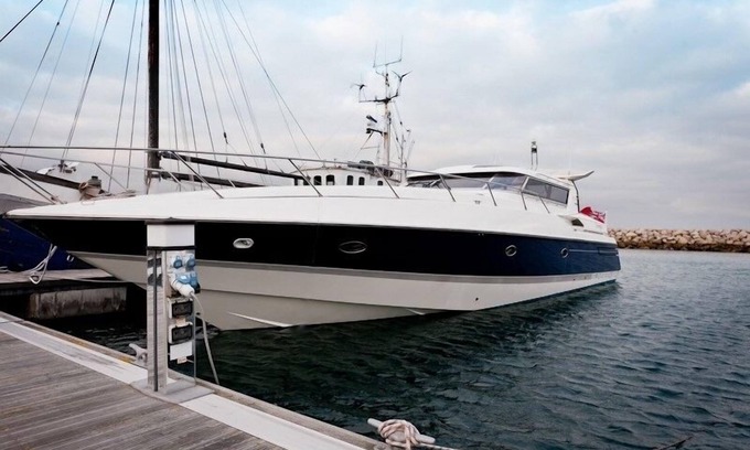 Portland Alquiler De Eote | Sunseeker Renagade 60ft in Weymouth. Perfect to explore the Jurassic Coast.