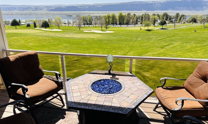 Quincy Condominio | Sunserra at Crescent Bar - on Golf Course - Amazing Columbia River views