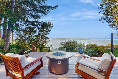 Kingston Casa | Sunset and Cedar