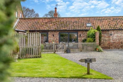 Normanby Casa | Sunset Barn