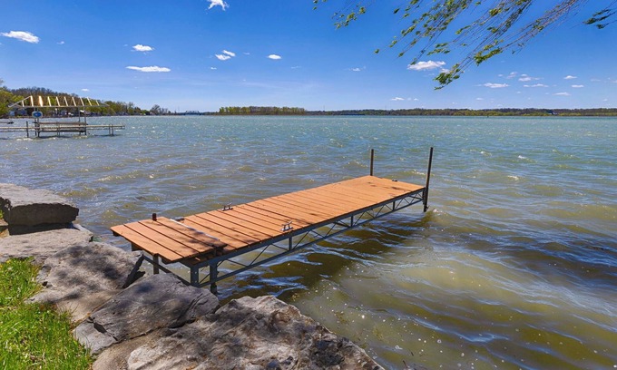 Cayuga Cabaña | Sunset Bay: "Un pintoresco bungalow junto al lago"