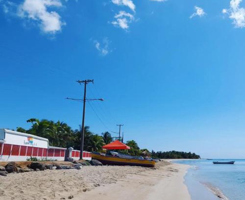 Corn Island Cama Y Desayuno | Sunset Bay B&B