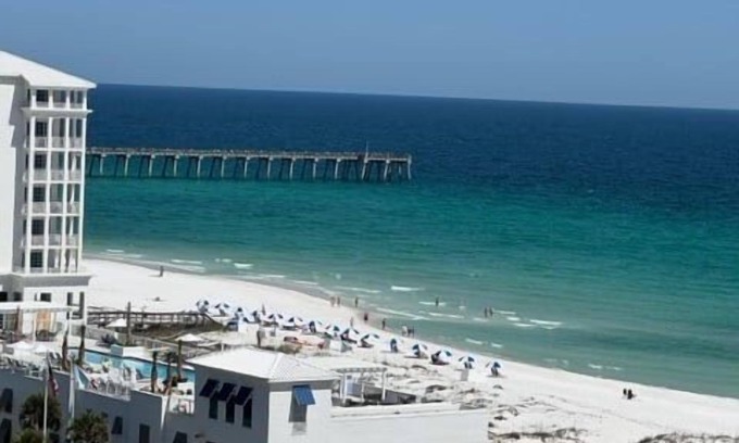 Villa Sabine Condominio | Sunset Bay Views! 3BR Condo with Pool, Dock and Beach Access
