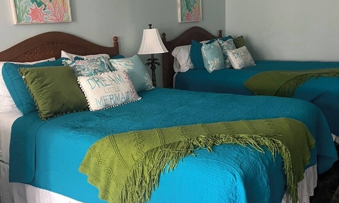 Sea Trail Condominio | Sunset Beach is beautiful. Check us out at Mermaid Cove. We are pet friendly.