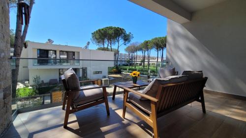 Ishem Apartamento | Sunset Bliss San Pietro Lalzi Bay