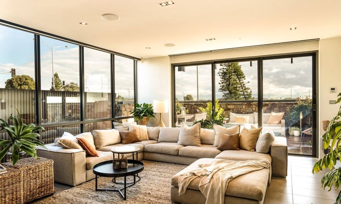 Elwood Apartamento | Sunset Boulevard by Property Mums