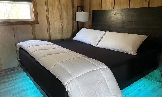 Pearcy Cabina | Sunset Cabin W/Hot Tub-Spring*Summer*Winter*Fall-Luxurious Farmhouse at its BEST