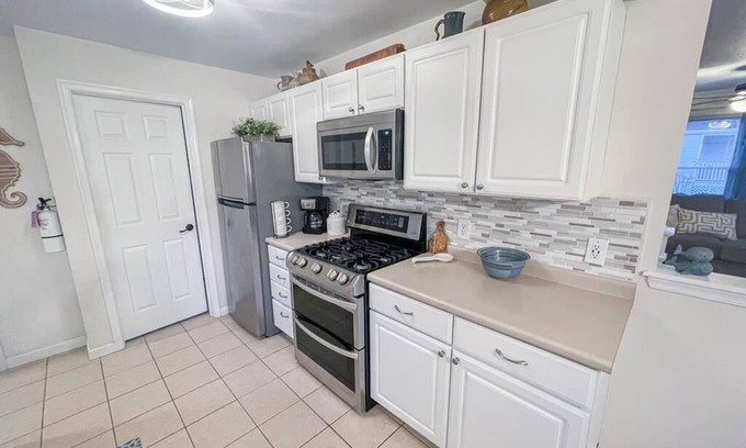 Del Haven Casa | Sunset Cottage Del Haven (3BR/1.5BA) Short Walk to the Bay!
