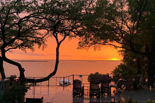 Bridgeport Casa | Sunset Cove