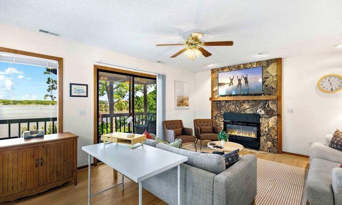 Lake of the Ozarks Casa | Sunset Escape - Fit For 8!