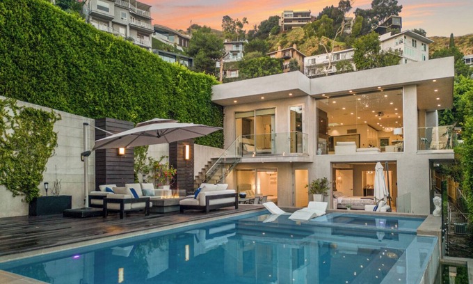 Hollywood Hills West Villa | Sunset Heights - Elegant Modern Villa with Beautiful Views in the Hills