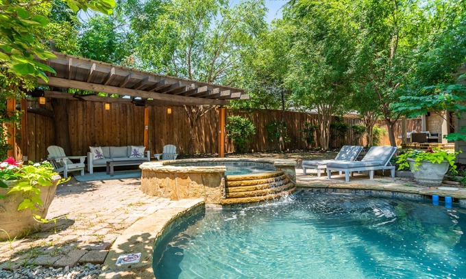 Oak Cliff Casa | Sunset House - Luxury Pool and Hot Tub Retreat
