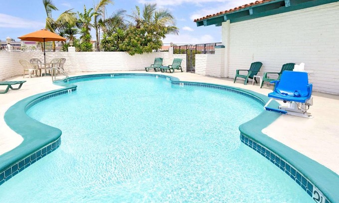 East Side Costa Mesa Hotel | Sunset Inn