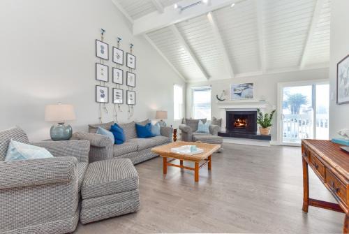 Sunset Beach Casa | Sunset Island 3 Level Home on the Water sleeps 10