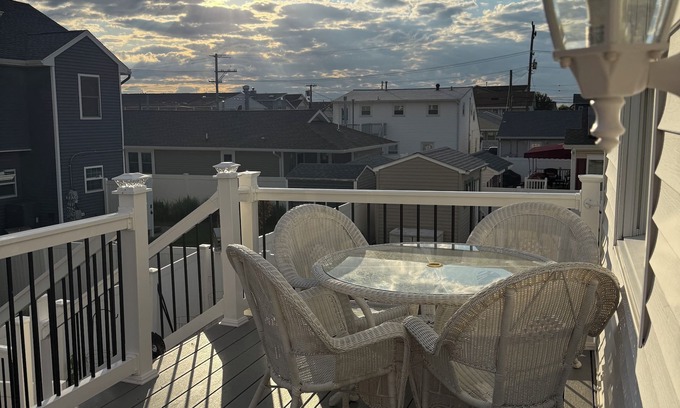 Lower Township Apartamento | Sunset Lake Charm: Cozy Wildwood Crest Beach Getaway!