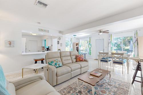 Lake Worth Casa | Sunset Lake House