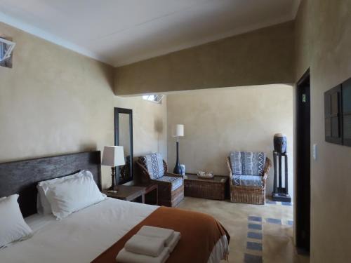 Thorny Bush Game Reserve Cabina | Sunset Lodge & Safaris