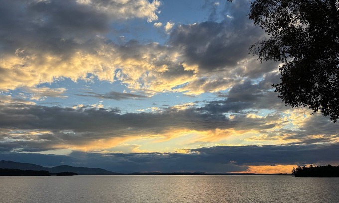 Greenville Casa | Sunset Lodge (Waterfront on Moosehead Lake with Breathtaking Views!)