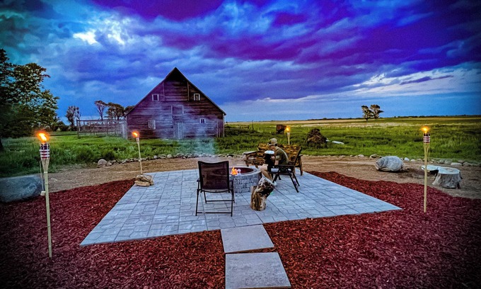 Fedora Cabina | Sunset Lodge ~ Your Adventure Awaits