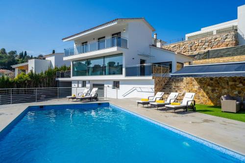 Condado del Jaruco Villa | Sunset Lux House - Ideal familias en Zona Residencial & Aircon