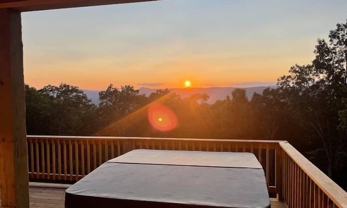 Rileyville Casa | Sunset Mountain Cabin