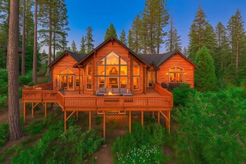 Shaver Lake Casa | Sunset Mountain Hot Tub, Fire Table, Epic Views