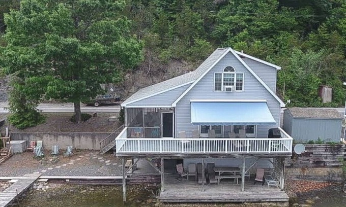Town of Ledyard Cabaña | Sunset Oasis Cottage