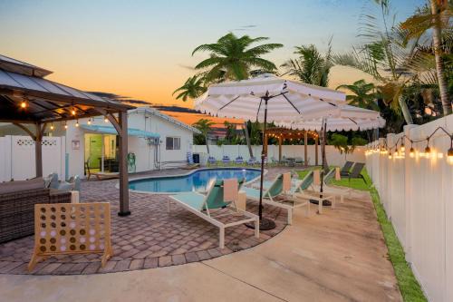 Garden Isles Casa | Sunset Oasis with Movie Theatre, Heated Pool & Game Room