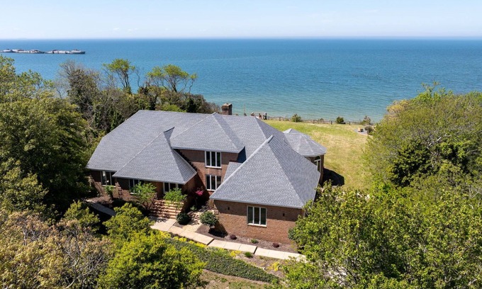 Cape Charles Casa | Sunset on the Rocks - Luxurious beachfront comfort!