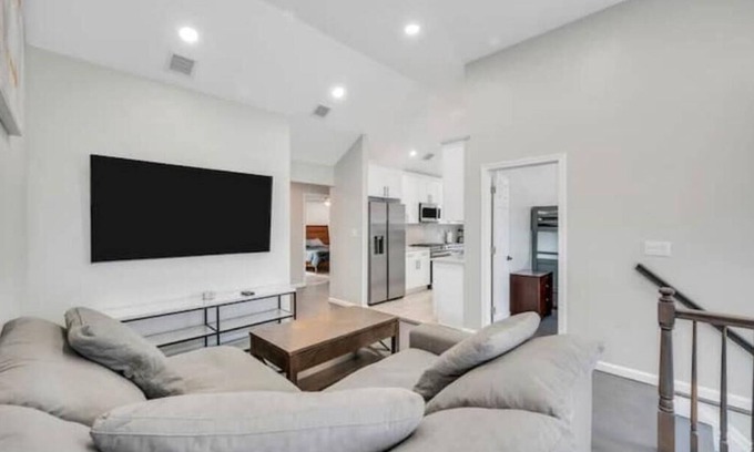 Long Beach Casa | Sunset Palazzo