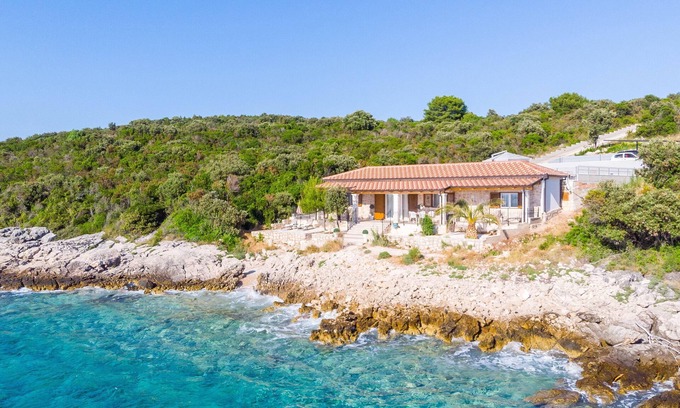 Loviste Villa | Sunset Paradise, getaway villa in private oasis