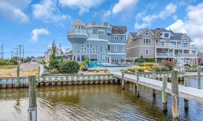 Seaside Heights Casa | Sunset Paradise on the Bay w/Pool & Roof Top Views