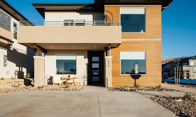 Hildale Casa | Sunset Place , So Zion 4Bed, 3Bath, Hot Tub, Deck, Fire Pit
