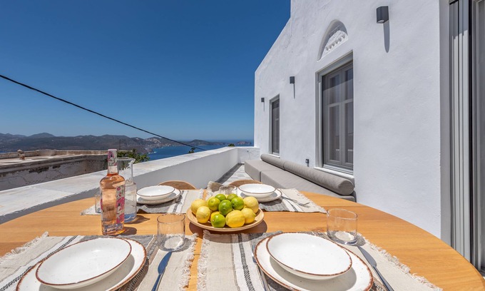 Milos Casa | Sunset Plaka