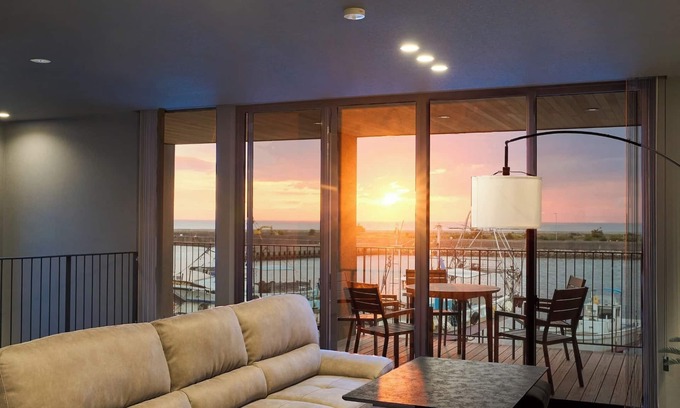 Awaji Casa | Sunset Port Hideaway Puerto Escondite Maximum 5 people/Awaji Hyōgo