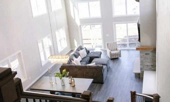 Butte Des Morts Casa | Sunset Retreat EAA home