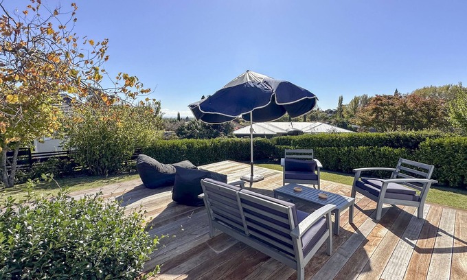 Havelock North Casa | Sunset Sanctuary - Havelock North Holiday Home