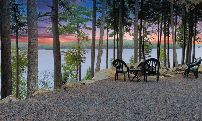 Greenville Casa | Sunset Serenity (Waterfront on Moosehead Lake!)
