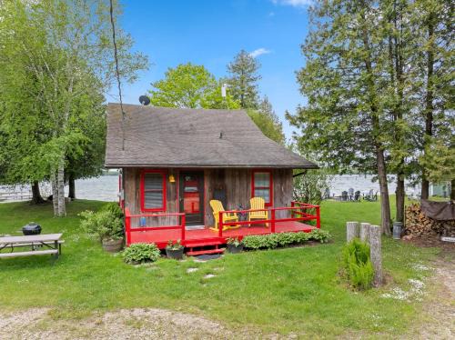 Baileys Harbor Casa | Sunset Shores - Kangaroo Kabin #6 by Simple Life Rentals