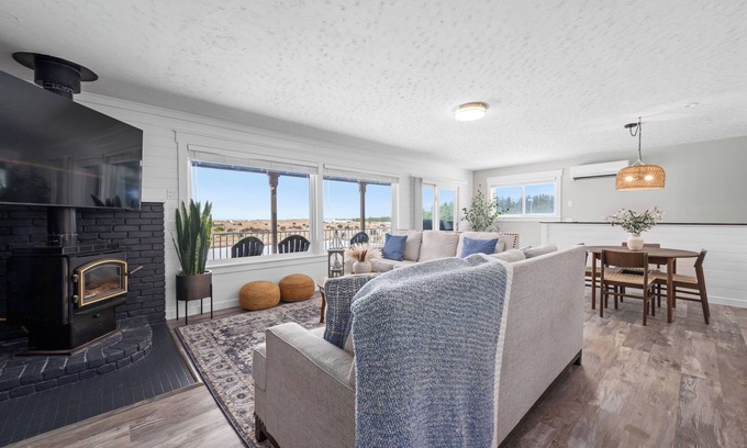 Ocean Park Casa | Sunset Shores - Ocean Front Family Retreat