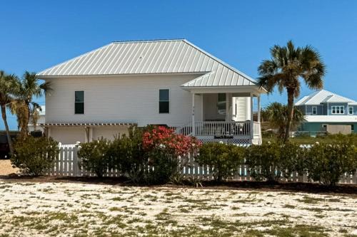East End Casa | Sunset & Smiles