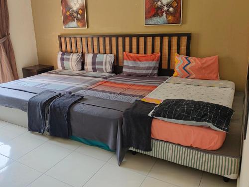 Endah Apartamento | sunset studio apartment At Goldcoast morib
