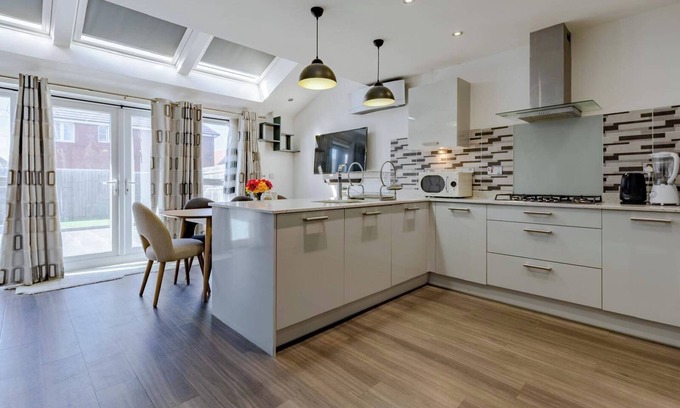 Wednesbury Casa | Sunset View-luxury 2-bed House Near Birmingham