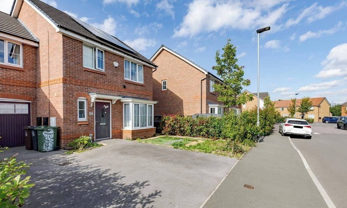 Bilston Apartamento | Sunset View Retreat in Wednesbury fr WiFi car park
