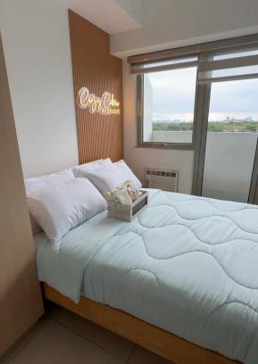 Matandang Balara Apartamento | Sunset View with Free Pool Access