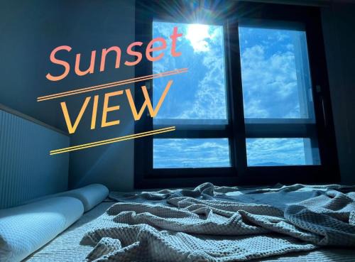 Seo-gu Cama Y Desayuno | Sunset View - Women only