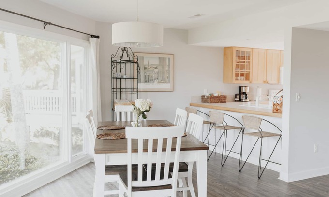 Spinnaker Beachhouses Villa | Sunset Villa Across the Street from Beach & Walk to Pool / Golf
