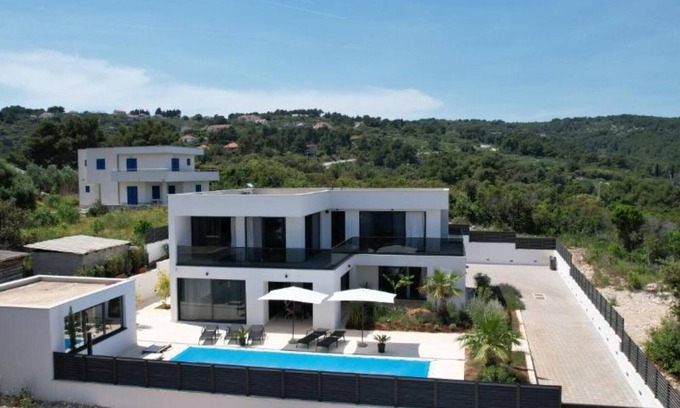 Rogac Villa | Sunset Villa Aves with Pool, Gym and Sauna - Four Bedroom Villa