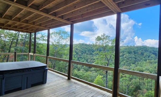 Frenchburg Cabina | Sunsets 4ever Cabin- 360 views 2-bedroom cabin with WiFi & Hot Tub