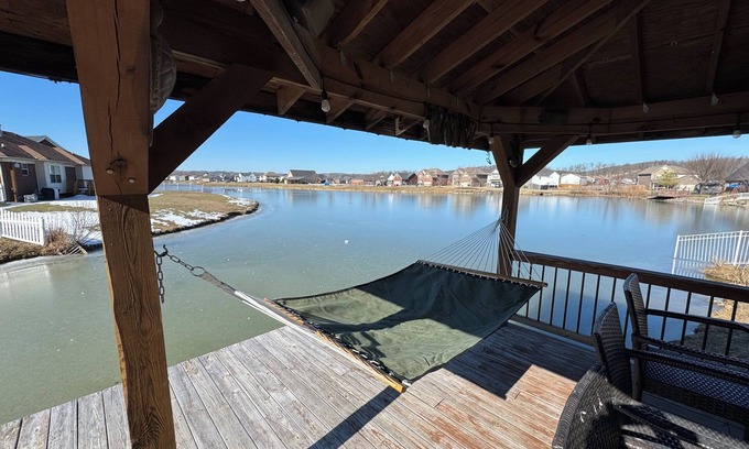 Shepherdsville Casa | Sunsets on Bourbon Street! Waterfront views!